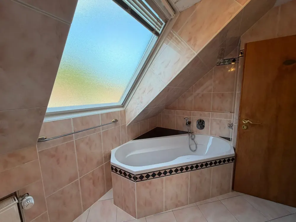 Attraktive 2-Zimmer-DG-Wohnung in Mörfelden-Walldorf