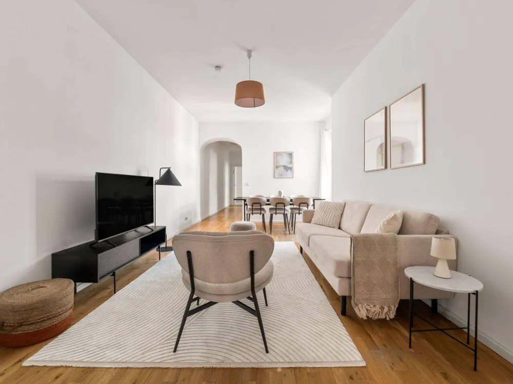 Moderne 4-Zimmer-Wohnung in Mitte voll möbliert
