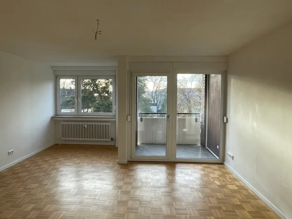 Gemütliche 3-Zimmer-Wohnung mit Aufzug und 2 Loggien nähe U-Bahnhaltestelle!