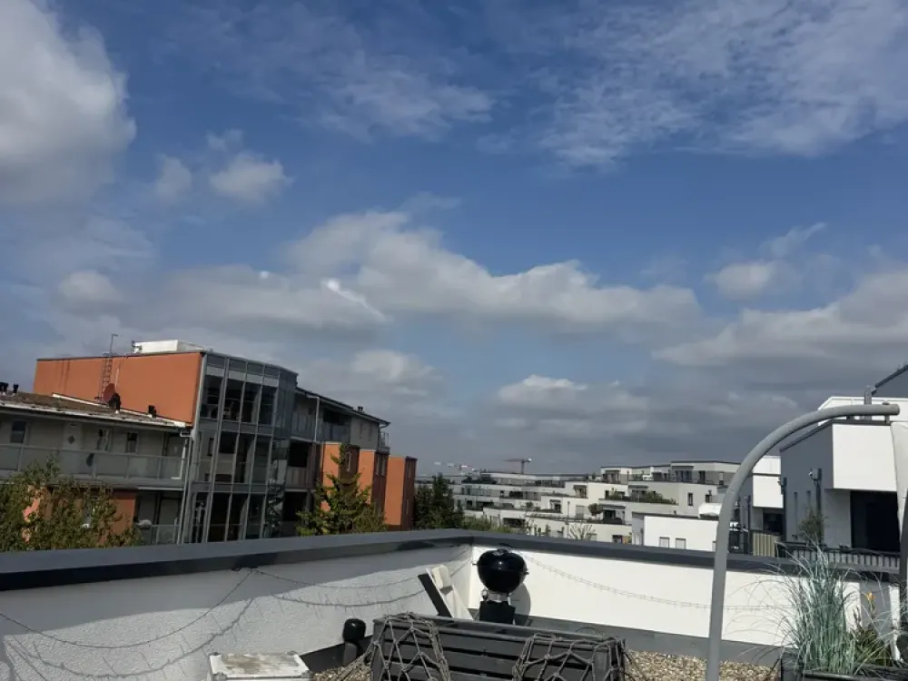 Tolle 2 Zimmer mit großer Terrasse