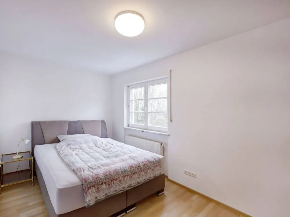 Pasing Süd am Stadtpark: 3-room penthouse with 90 m² net living area, 90 m² roof terrace, elevator to the apartment and underground parking