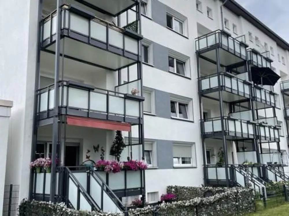 Einzug kurzfristig möglich!!! sehr schöne 2,5-Zi.-Wohnung mit Balkon