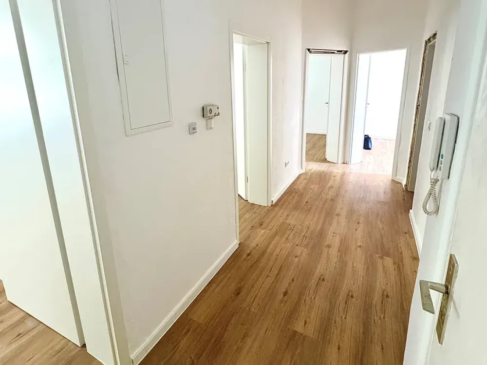 Beletage | Kernsaniert | 3,5 Zi. | 2 Bäder | Einbauküche | Balkon