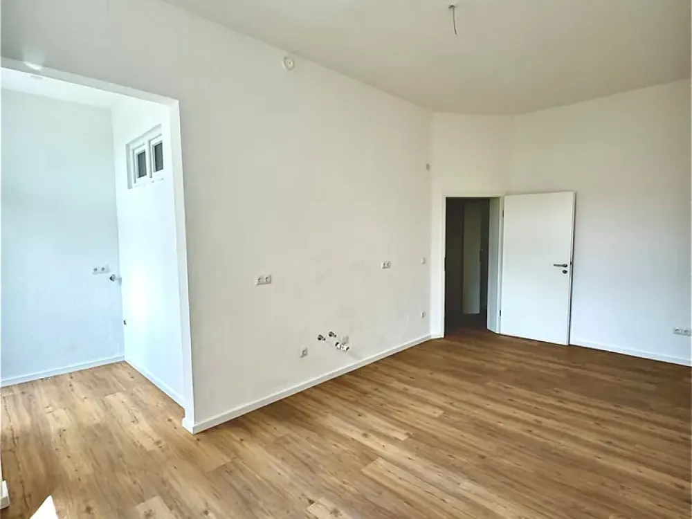 Beletage | Kernsaniert | 3,5 Zi. | 2 Bäder | Einbauküche | Balkon