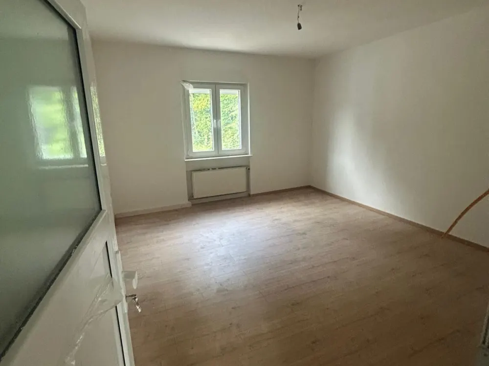 Helle 1-Zimmer-Wohnung im 1. Obergeschoss rechts, ca. 35 m²