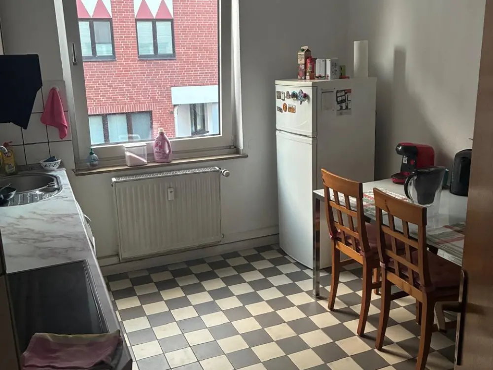 ** Helle 2- Zimmerwohnung, WG geeignet, im Herzen von Köln**