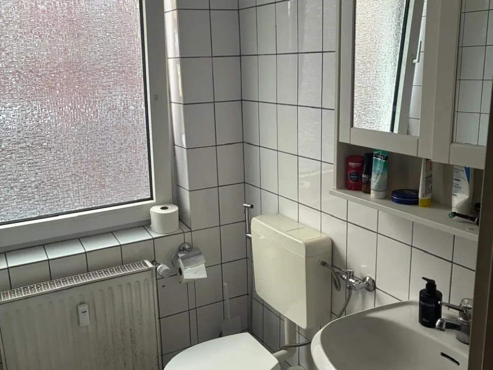 ** Helle 2- Zimmerwohnung, WG geeignet, im Herzen von Köln**