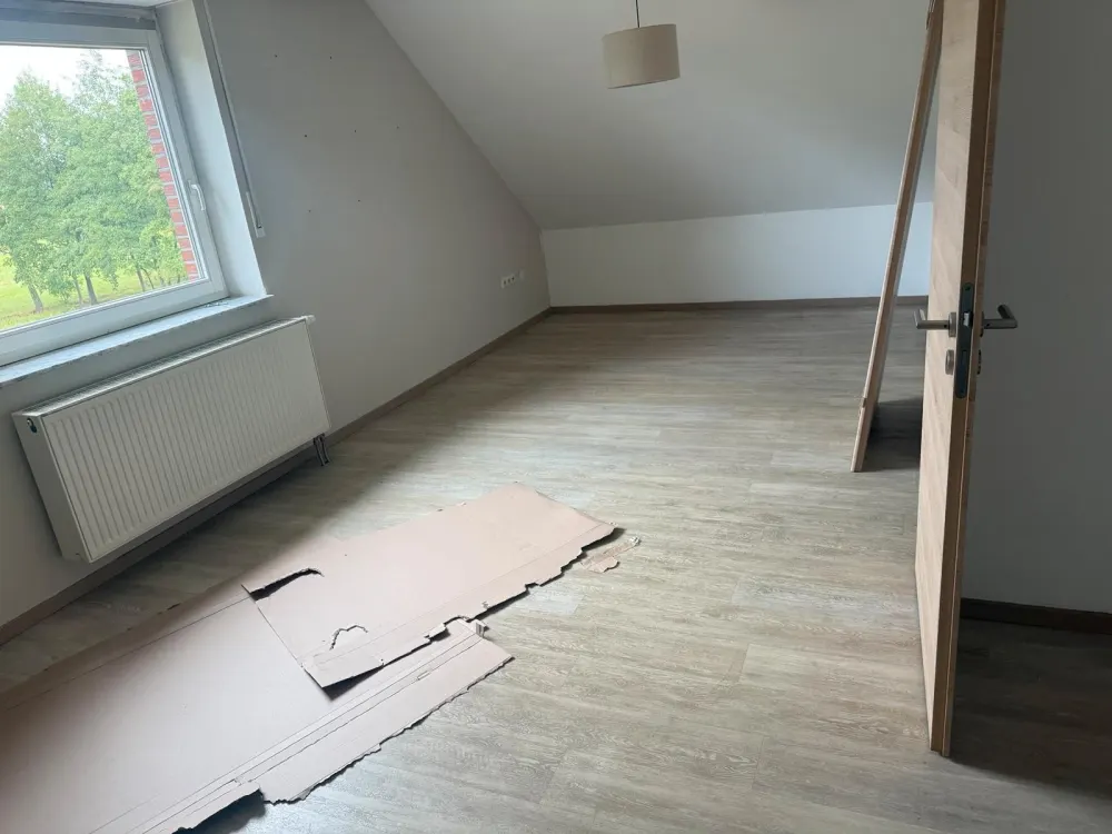 Dachgeschoss Wohnung ca .140 qm zu vermieten