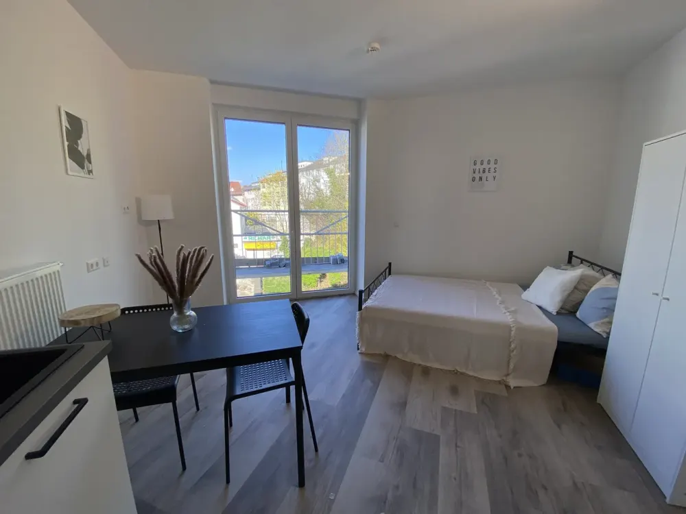 Mitten in STUTTGART ! Wunderschöne vollmöbilierte Studioapartments