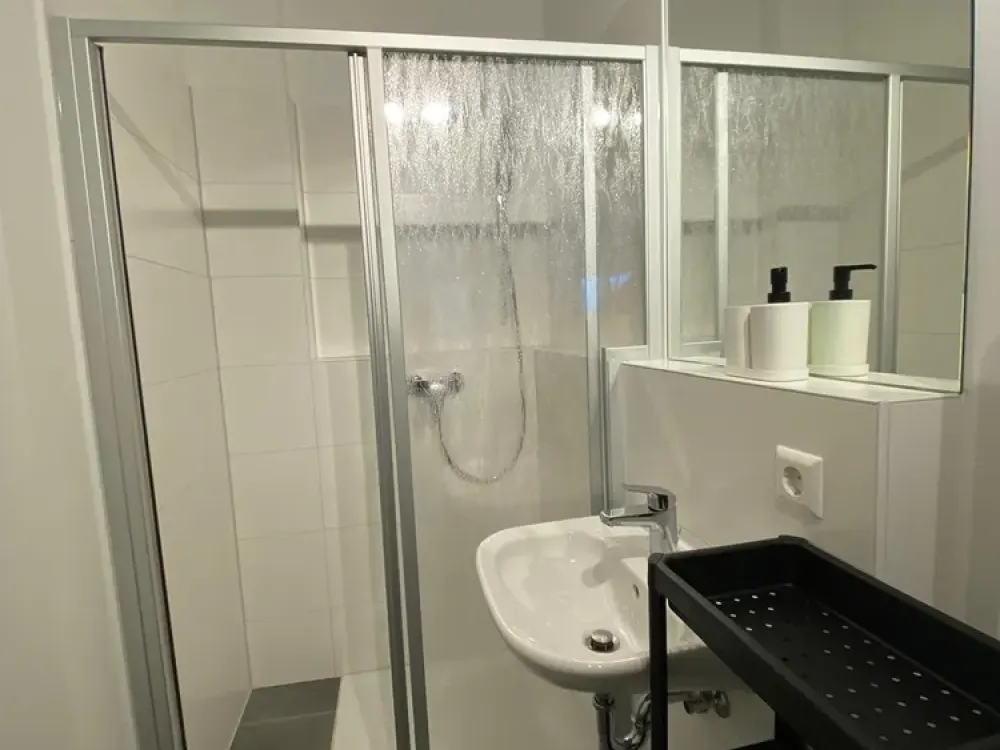 Mitten in STUTTGART ! Wunderschöne vollmöbilierte Studioapartments
