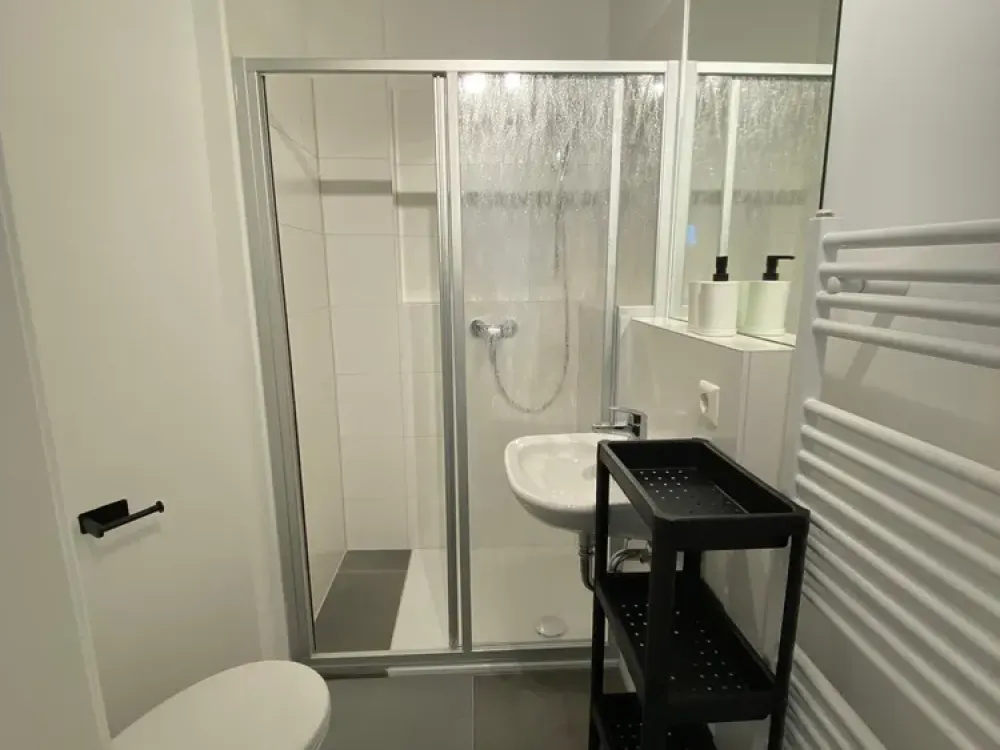 Mitten in STUTTGART ! Wunderschöne vollmöbilierte Studioapartments