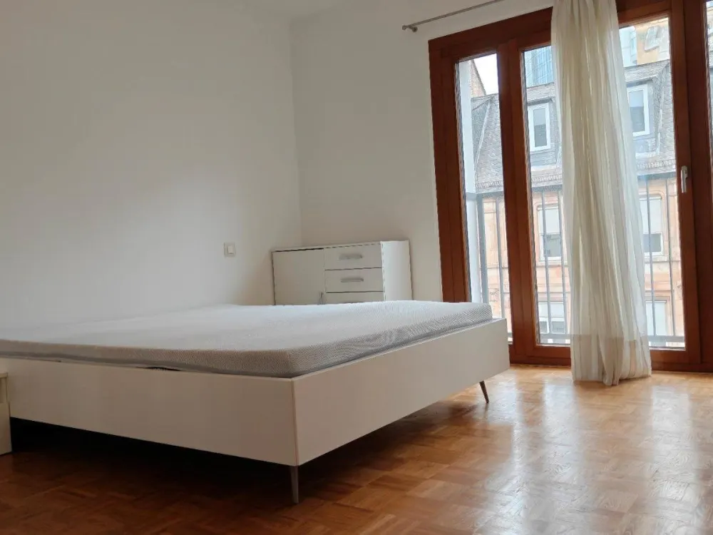 Frisch renovierte und möblierte 3-Zimmer-Wohnung, WG-tauglich