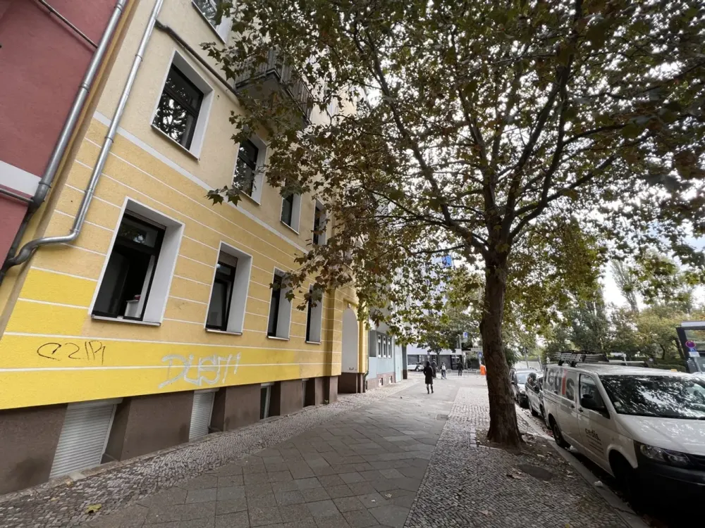 Schöneberg: Kurfürstenstraße: 3-Zi m² Souterrain-Einheit, ca 85 m² ab 01.01.27 zu VERMIETEN