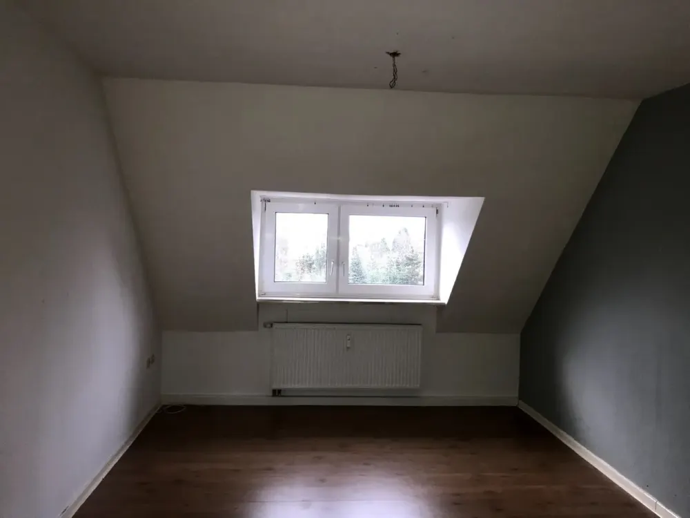 Beautiful 2-Room Apartment in the Attic in Köln-Merkenich