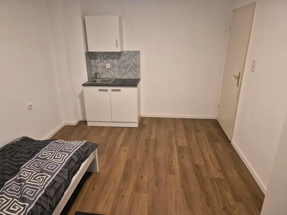 Möbliertes 8-Zimmer-Haus zu vermieten