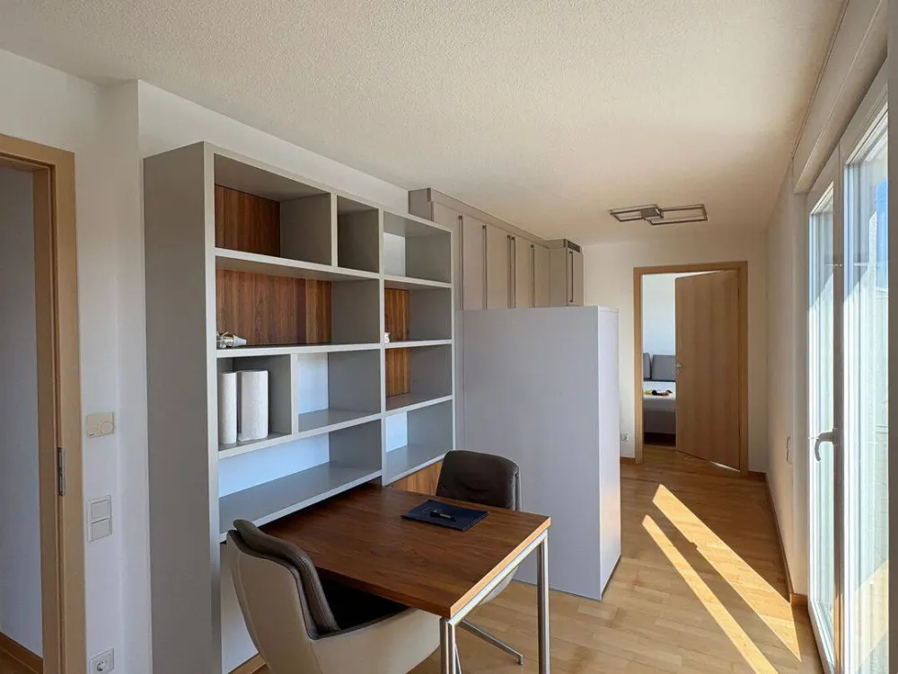 Exklusive Möblierte 2-Zimmer-Seniorenwohnung ab 60 Jahren mit großer Dachterrasse, Aufzug & Stellplatz