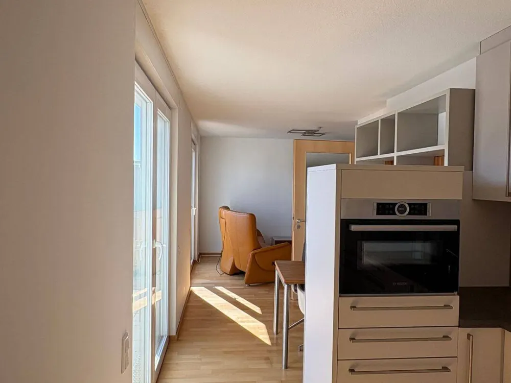 Exklusive Möblierte 2-Zimmer-Seniorenwohnung ab 60 Jahren mit großer Dachterrasse, Aufzug & Stellplatz