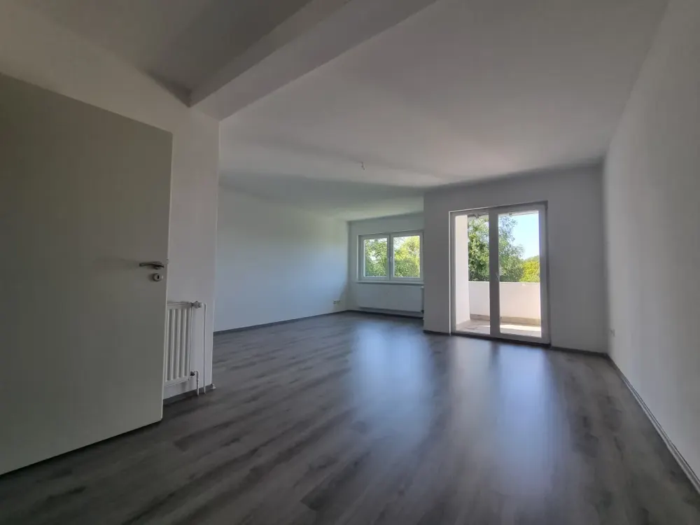Verfügbar ab Oktober 2026! Geräumige, moderne 3-Zi.-Wohnung mit Balkon in familienfreundlicher Lage