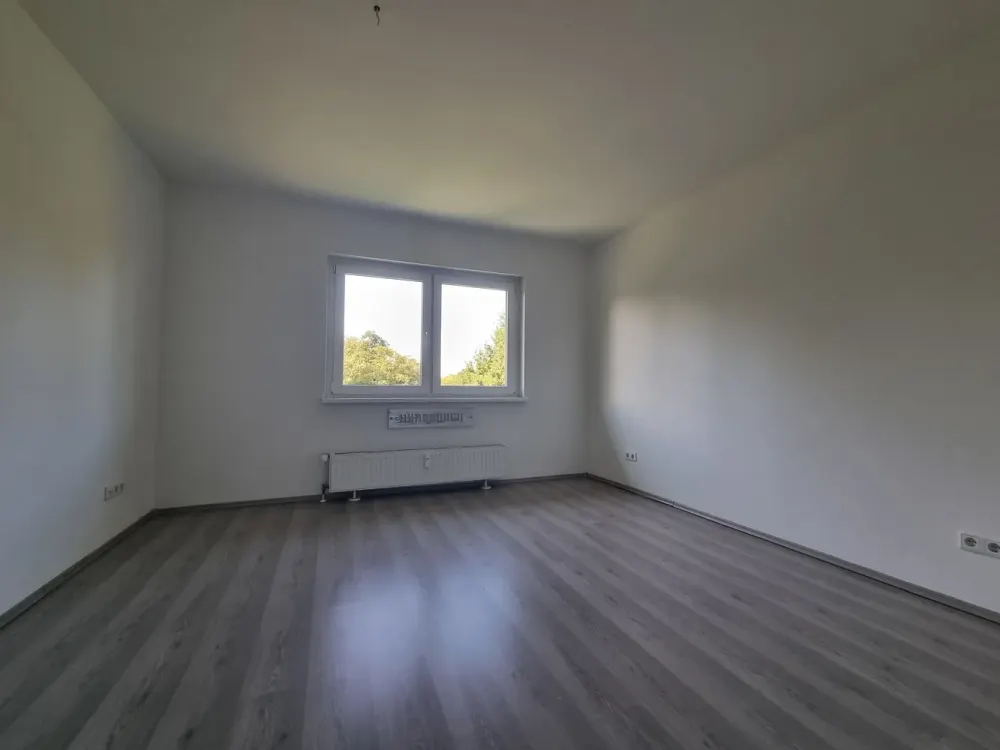 Verfügbar ab Oktober 2026! Geräumige, moderne 3-Zi.-Wohnung mit Balkon in familienfreundlicher Lage