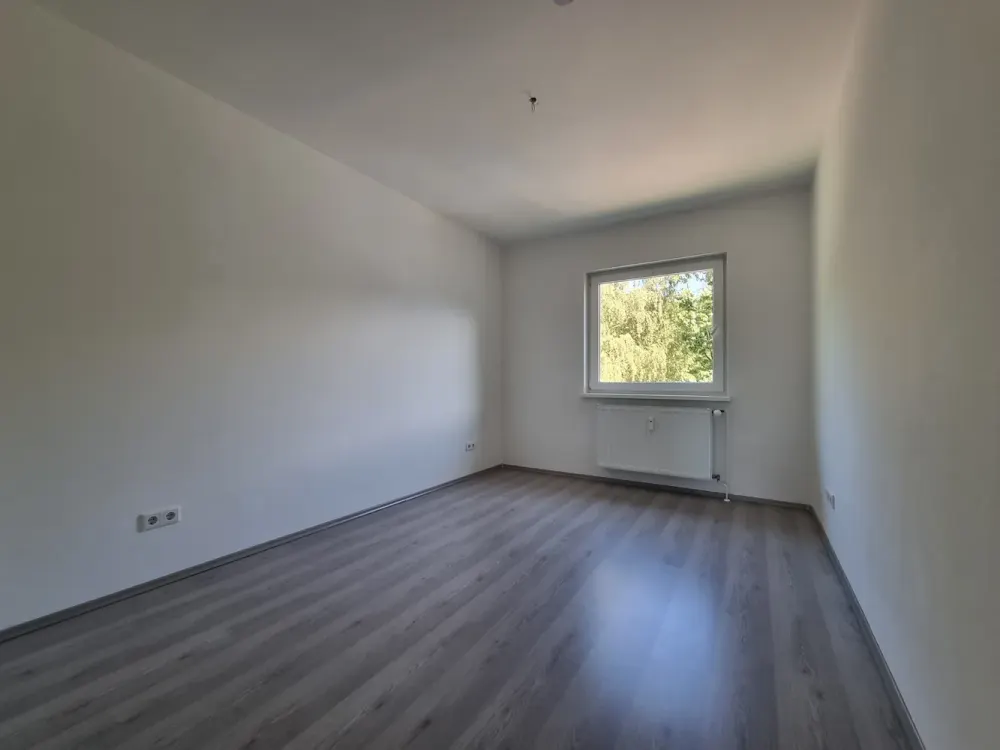 Verfügbar ab Oktober 2026! Geräumige, moderne 3-Zi.-Wohnung mit Balkon in familienfreundlicher Lage