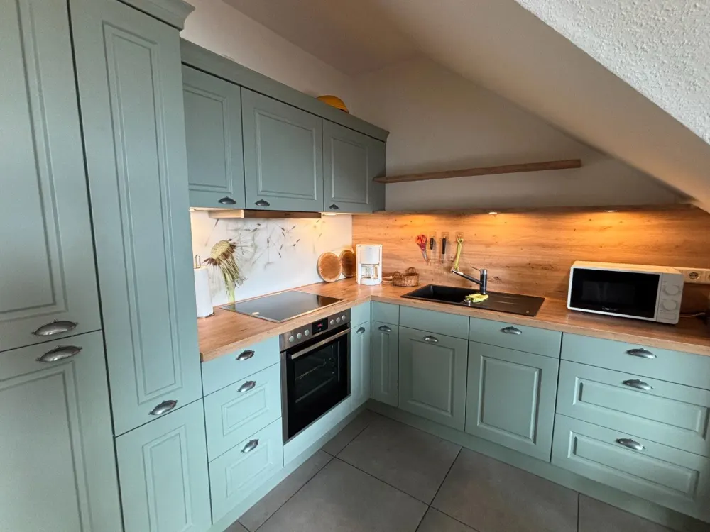 Cozy Living with a View of the Fields, Attic Apartment in Leeste!