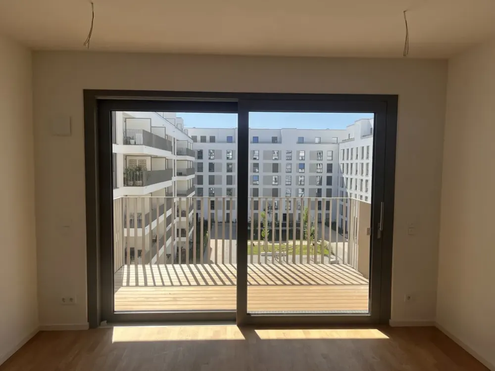 Modern stylish 2-room apartment with built-in kitchen opposite Volkspark Friedrichshain