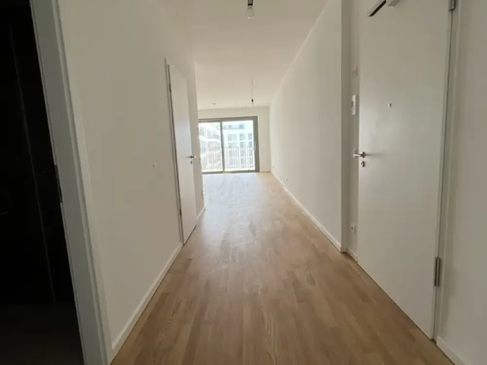 Modern stylish 2-room apartment with built-in kitchen opposite Volkspark Friedrichshain