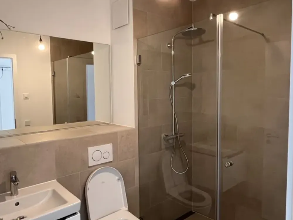 Modern stylish 2-room apartment with built-in kitchen opposite Volkspark Friedrichshain