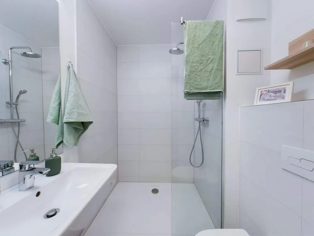 Modernes & möbliertes All-Inclusive-Apartment | Large Bude