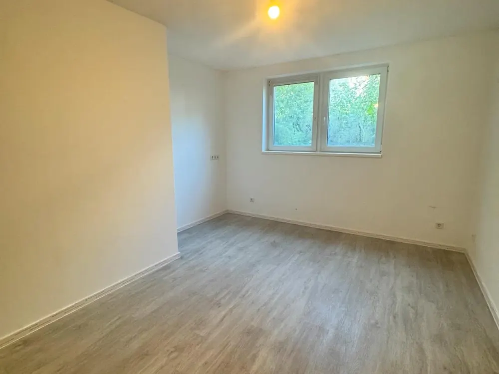 Moderne Neubauwohnung mit Terrasse & Garten