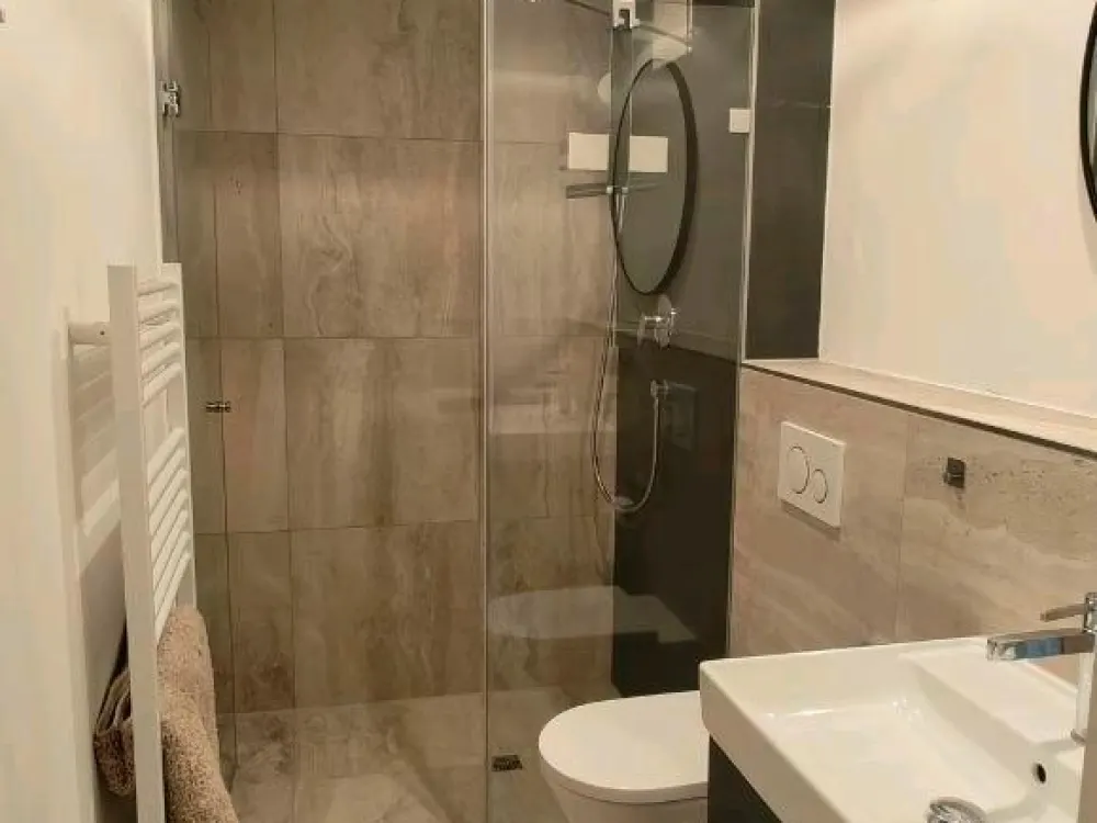 Fully furnished 1.5 room apartment for long term rent