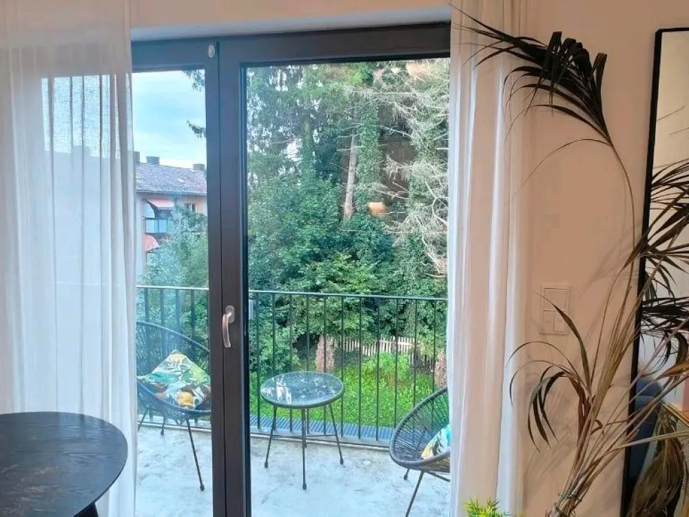 Fully furnished 1.5 room apartment for long term rent