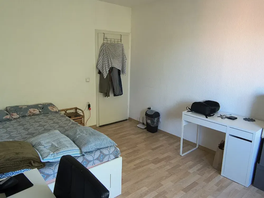 1 Möbliertes Zimmer in 2-Zimmer-Wohnung, ab 1st Okt zu vermieten
