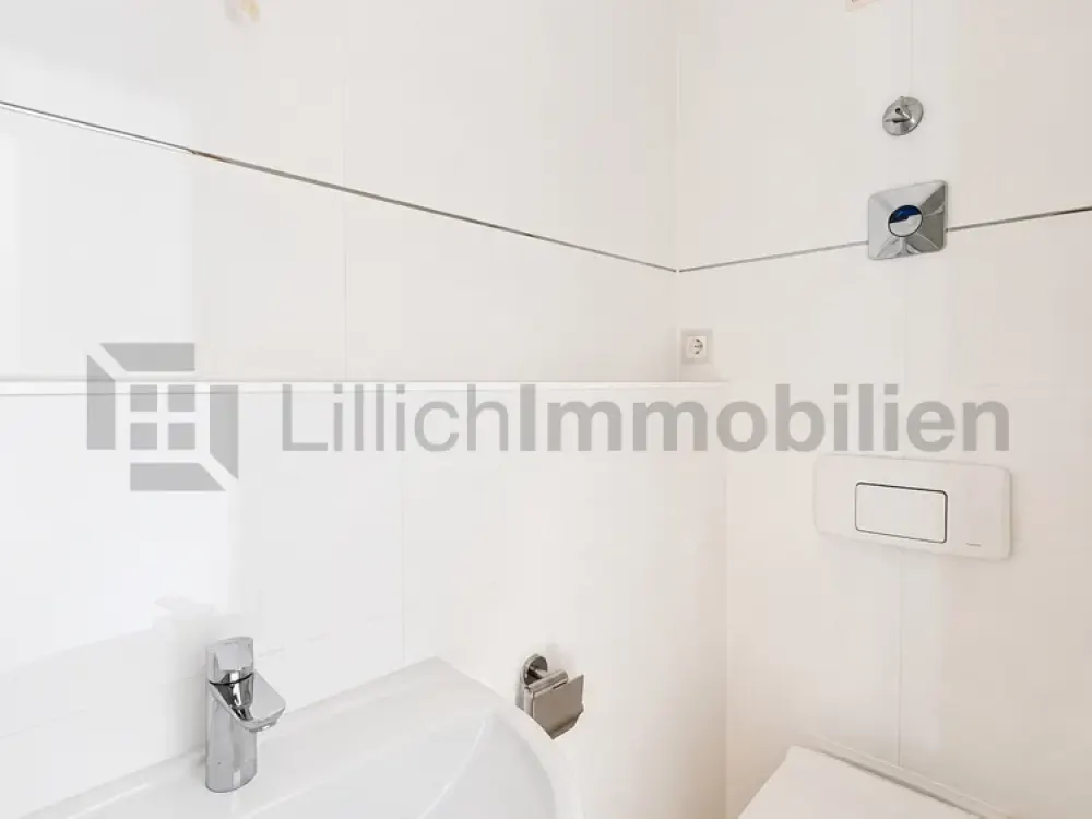 Zentral wohnen, vielseitig genießen, mit Balkon, Wintergarten & Dachterrasse