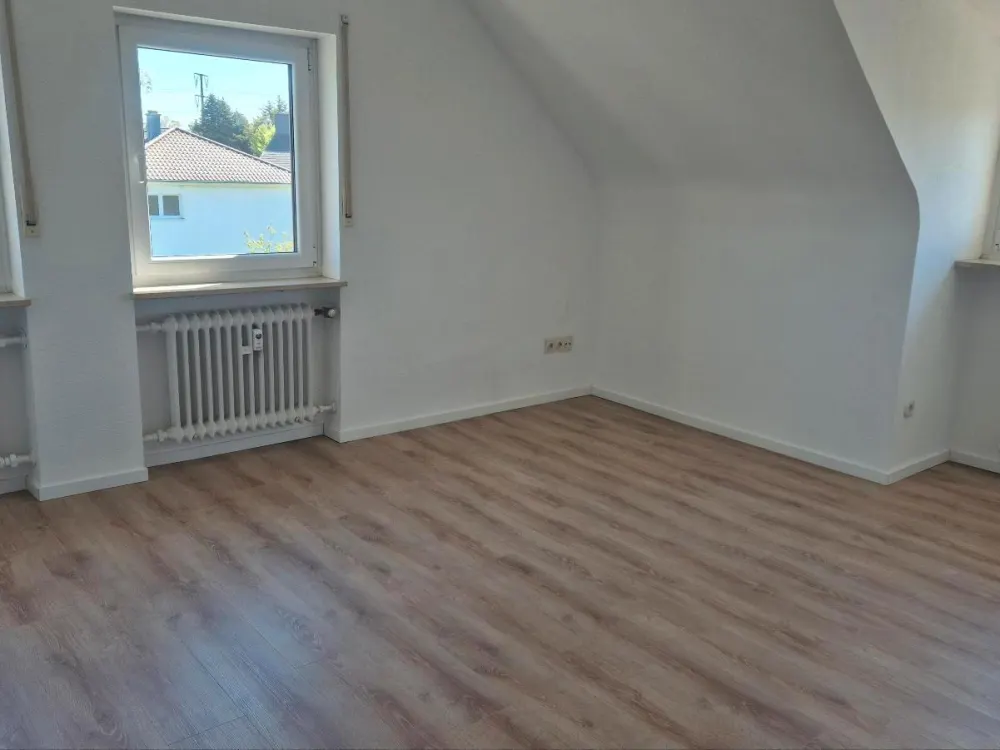 2-Zimmer-Wohnung mit Garage von Privat-ab sofort frei!