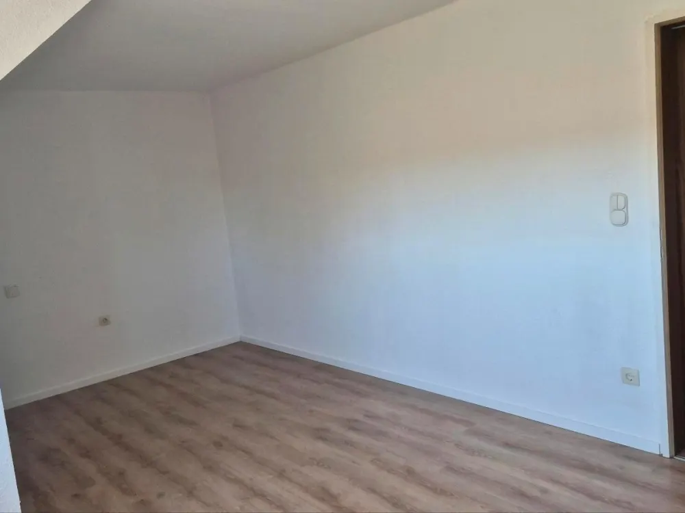 2-Zimmer-Wohnung mit Garage von Privat-ab sofort frei!