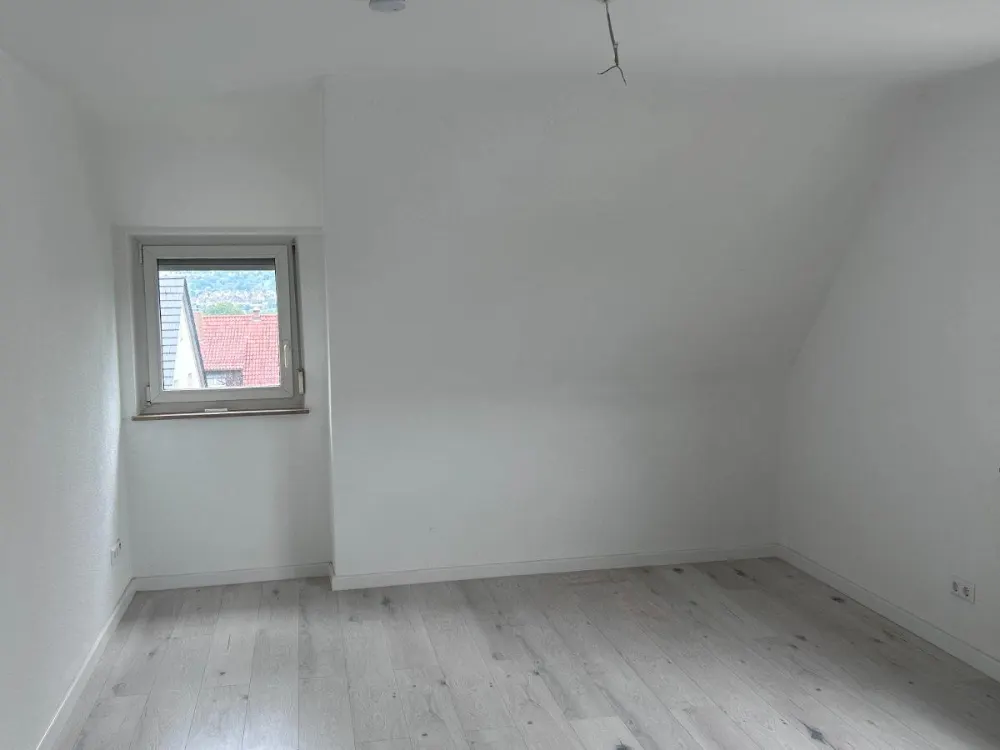 frisch sanierte 2-Zimmer Wohnung in Stuttgart-Zuffenhausen