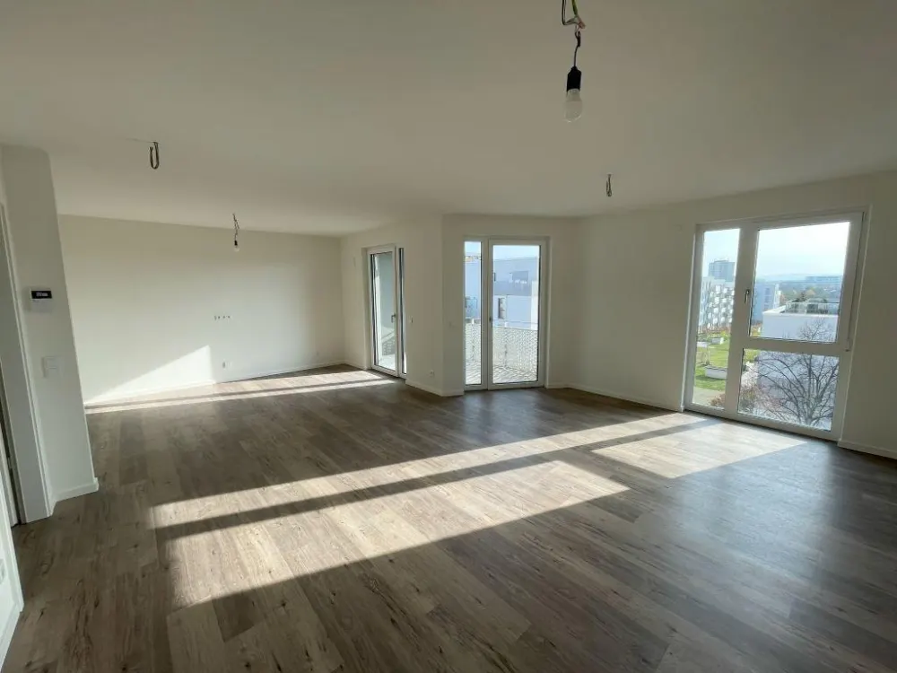 Stylish 3-Room Apartment with Balcony and Fitted Kitchen (Wallbox Planned)