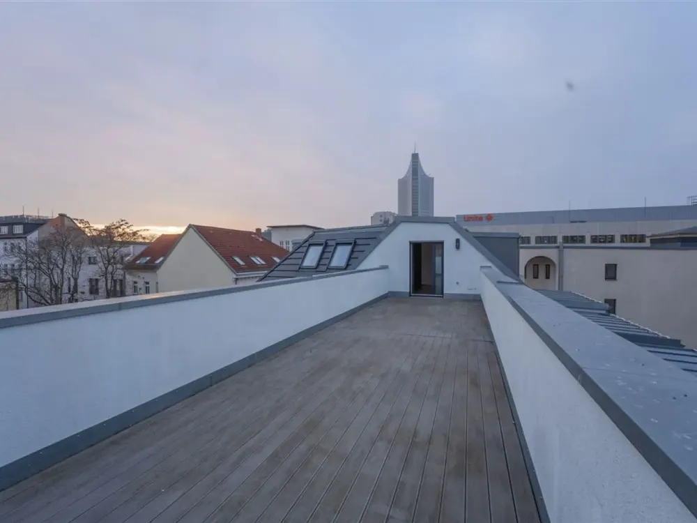 Zentrum-Südost! | Wunderschöne 5 Zi.- Whg. | Parkett | 2 Bäder | Gäste WC | AK| Dachterrasse