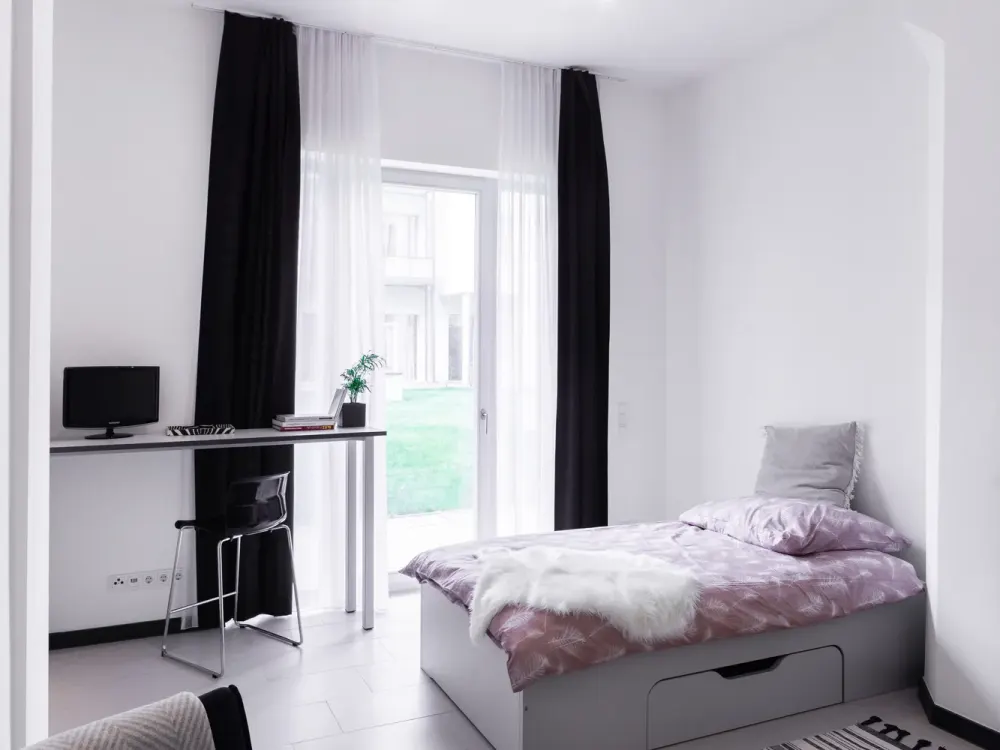 Vollmöbliertes M+ Apartment mit Terrasse für Studenten oder Azubis / ALL-In Miete