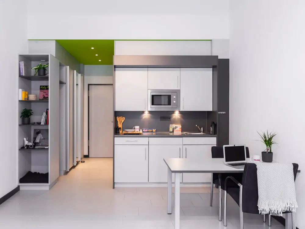Vollmöbliertes M+ Apartment mit Terrasse für Studenten oder Azubis / ALL-In Miete