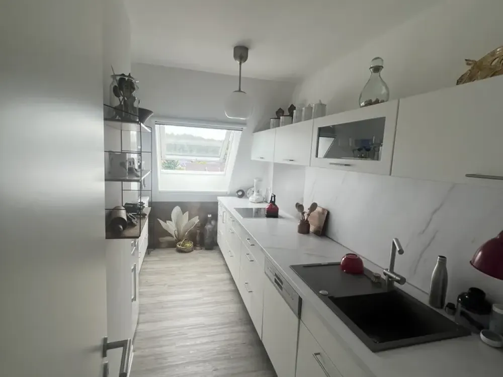 Exklusive 2-Raum- Dachgeschosswohnung, Aufzug, Duschbad, Abstellraum, Terrasse