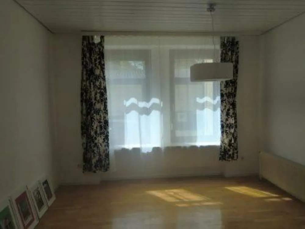 Schöne 3-Zimmer Altbauwohnung mit 96 qm in S-Süd ab September