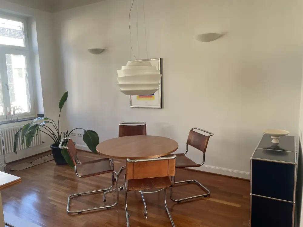 Dreamlike Old Building Apartment in Düsseldorf-Friedrichstadt / Sunny Balcony / Garage / Fixed Term