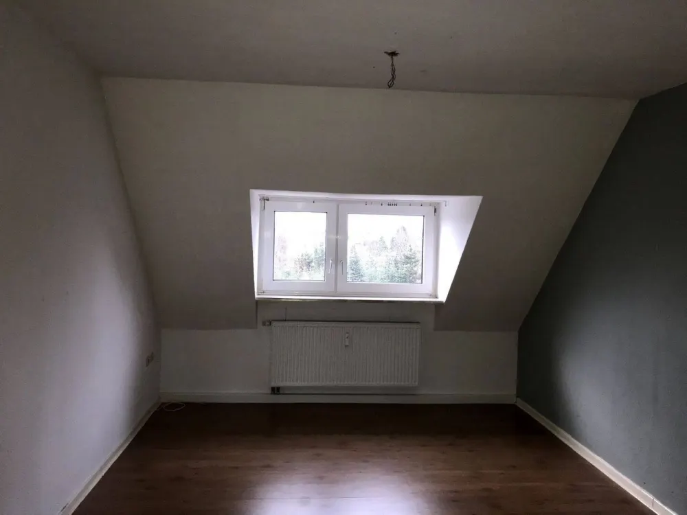Schöne 2-Zimmer-Wohnung im Dachgeschoss in Köln-Merkenich