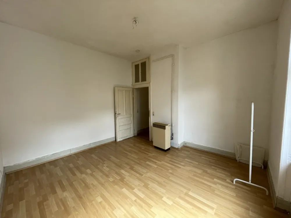 WG-Geeignete 2 Zimmer Altbauwohung im Gallusviertel