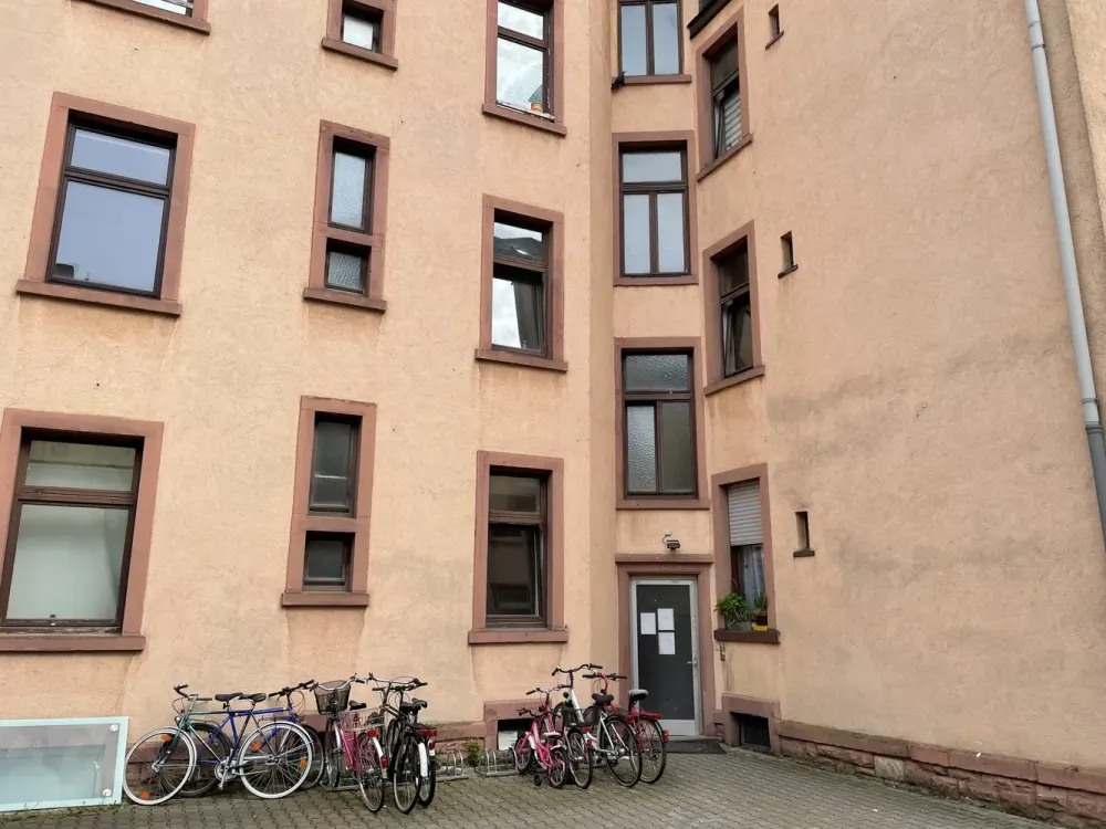 WG-Geeignete 2 Zimmer Altbauwohung im Gallusviertel