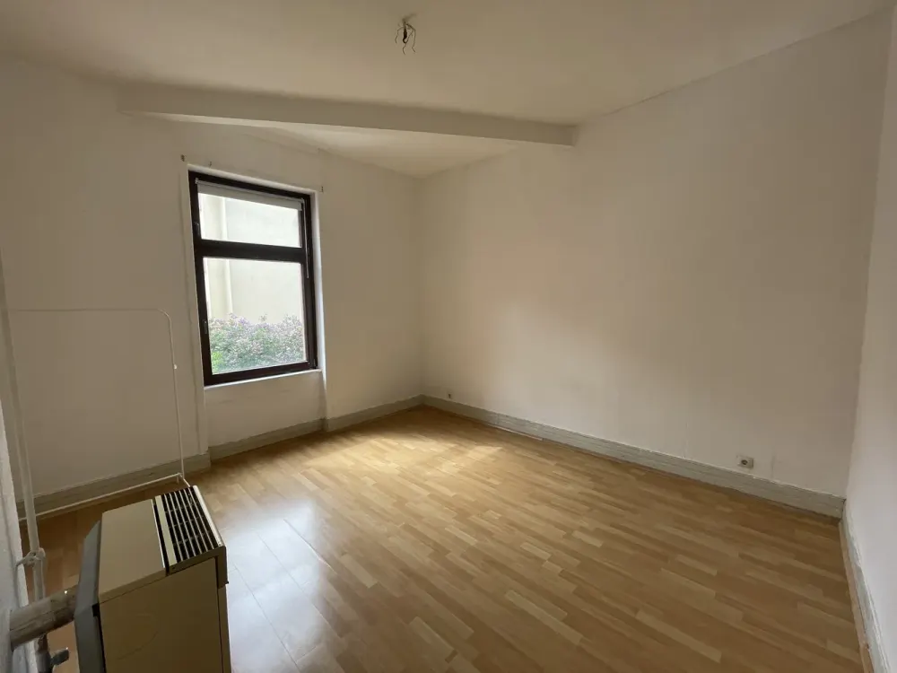 WG-Geeignete 2 Zimmer Altbauwohung im Gallusviertel