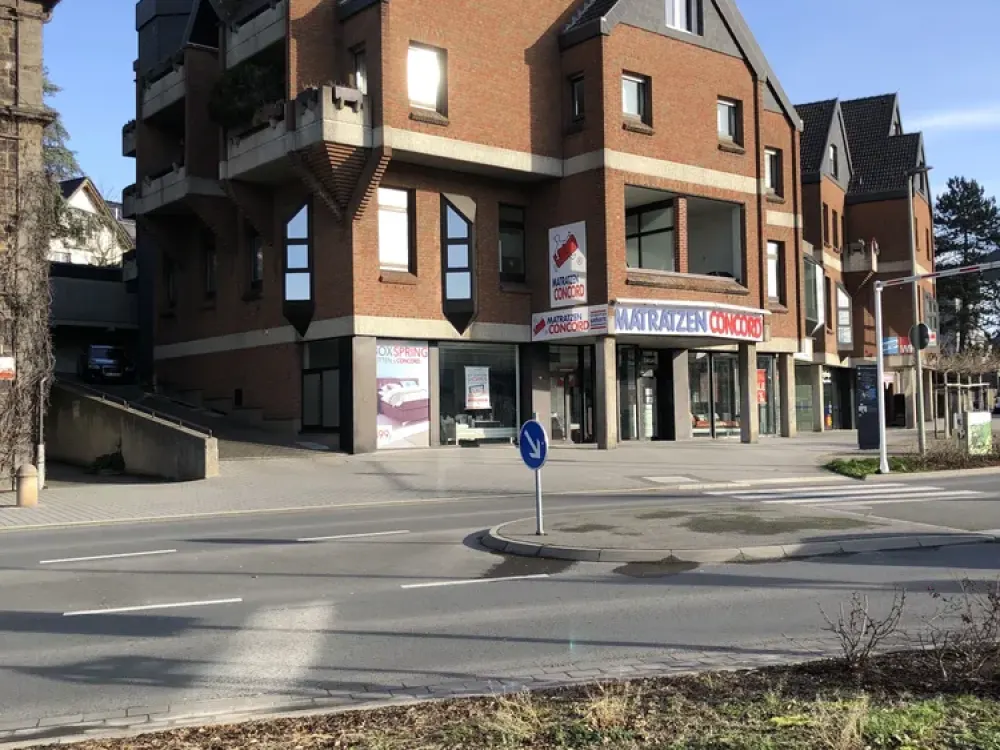 Vollständig renovierte 2-Raum-Wohnung mit Balkon in Wetter