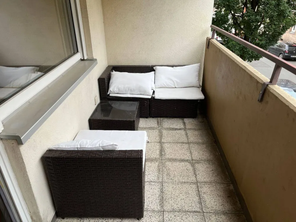 1 ZW mit separater Küche, Einbauküche, Balkon, 1. OG mit Aufzug - Stellplatz/kleine Garage im Innenhof optional möglich